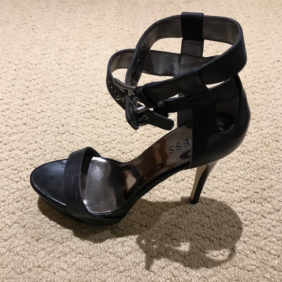 Guess Heels - Picture 2 of 7